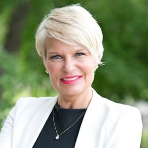 Meet your Posher, Lori